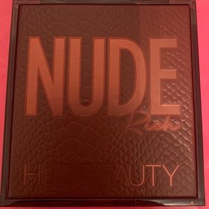 Huda Nude obsessions in Rich